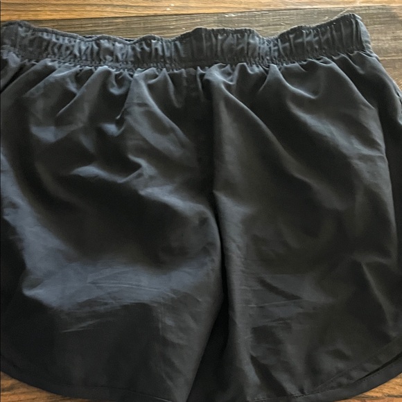 Nike Black Sports Shorts - Picture 2 of 3